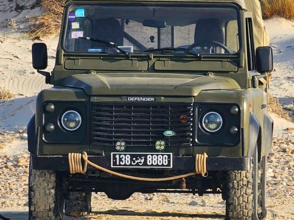 Land Rover Defender 110 