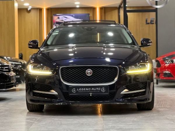 Jaguar XE 