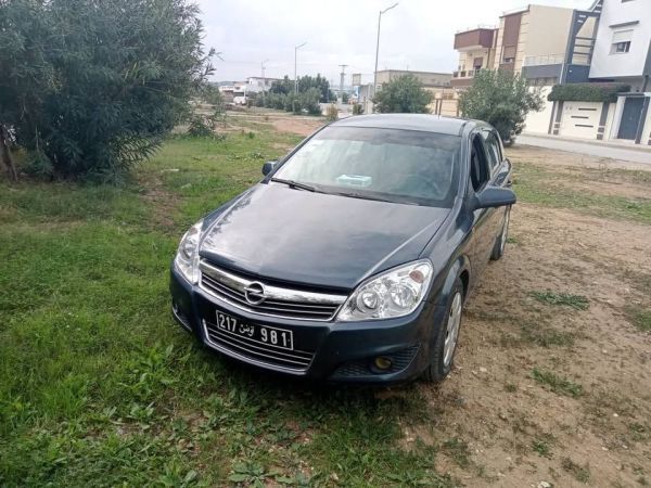 Opel Astra 2 Bandes Rouges