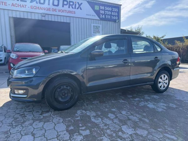 Volkswagen Polo Sedan 