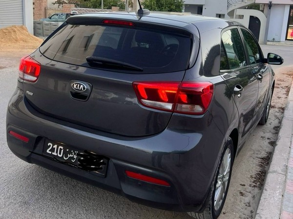 KIA Rio 5p 